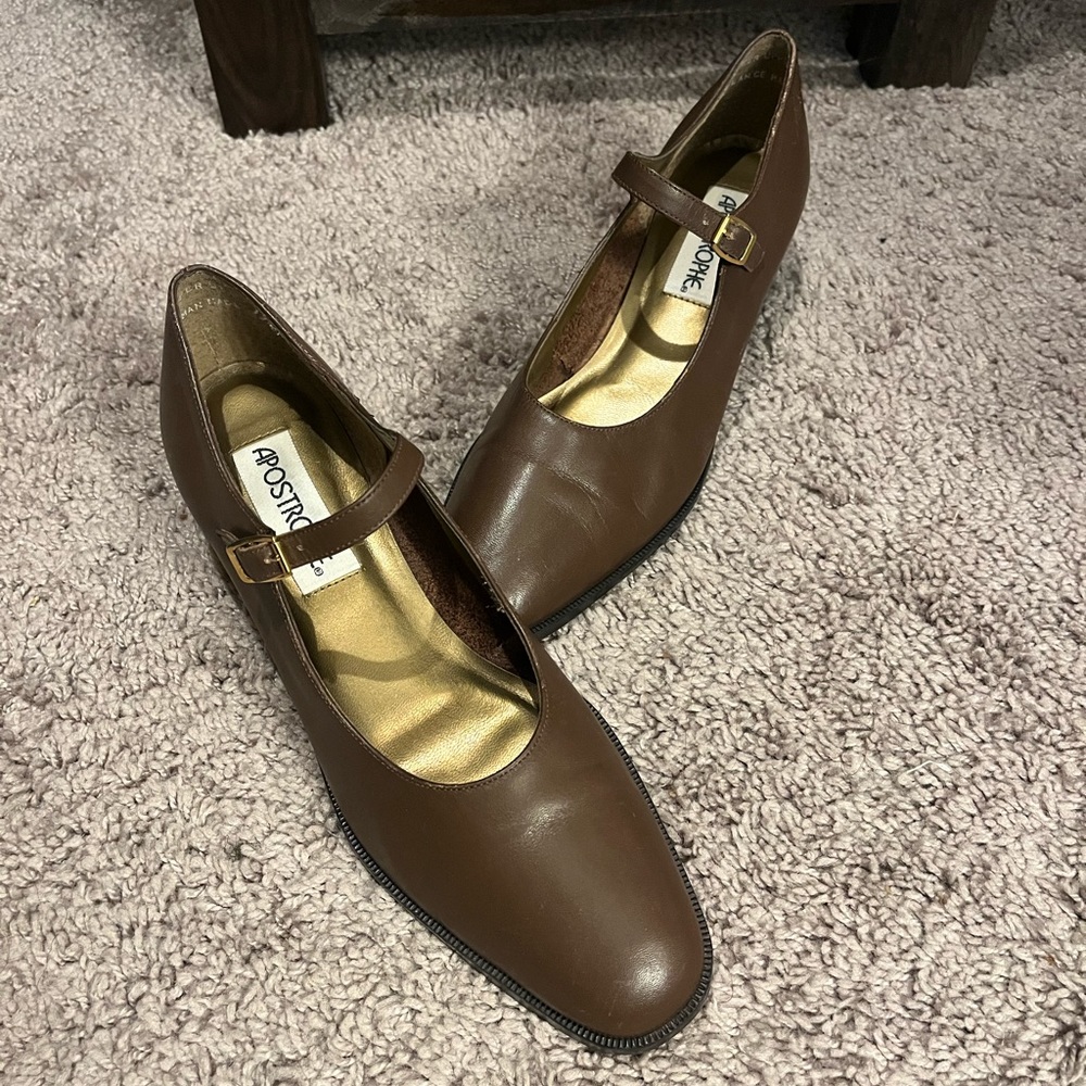 Apostrophe Brown Leather Heels Size 7 1/2